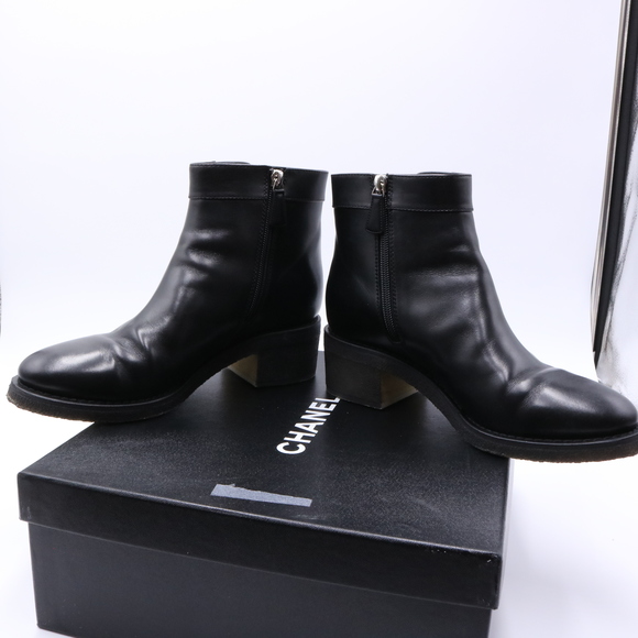 Chanel 40.5 Black Classic Turnlock Silver Logo Rubber Sole Boots Booties C330 - Picture 7 of 16